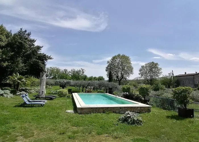 Blanchard Alain Au 8 Bd Du Temple 3* Saint-Hippolyte-du-Fort